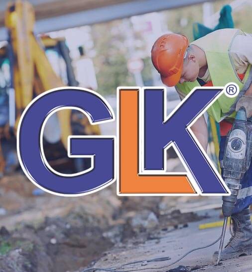 Homem usando equipamento de perfuração de solo - Guaru-Lok